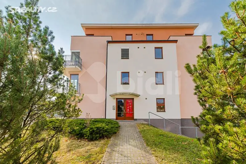 Prodej bytu 2+1 68 m², Dubinská, Pardubice - Studánka
