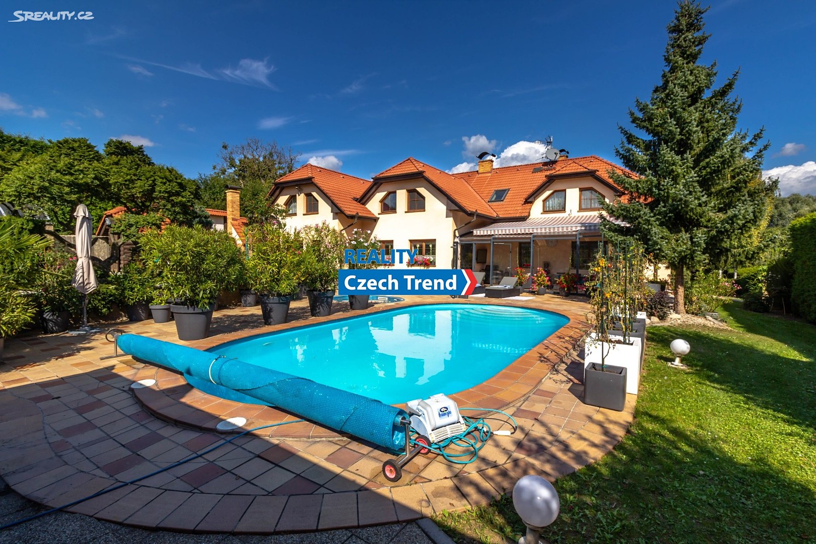 Prodej  rodinného domu 474 m², pozemek 6 374 m², Tršice - Hostkovice, okres Olomouc
