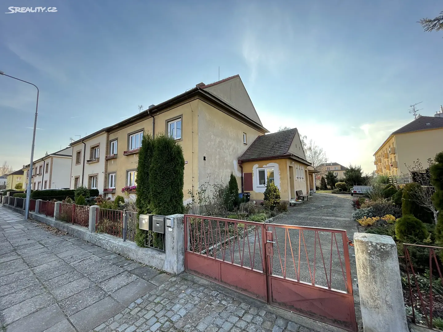 Prodej  rodinného domu 265 m², pozemek 640 m², Bezdíčkova, Pardubice - Bílé Předměstí