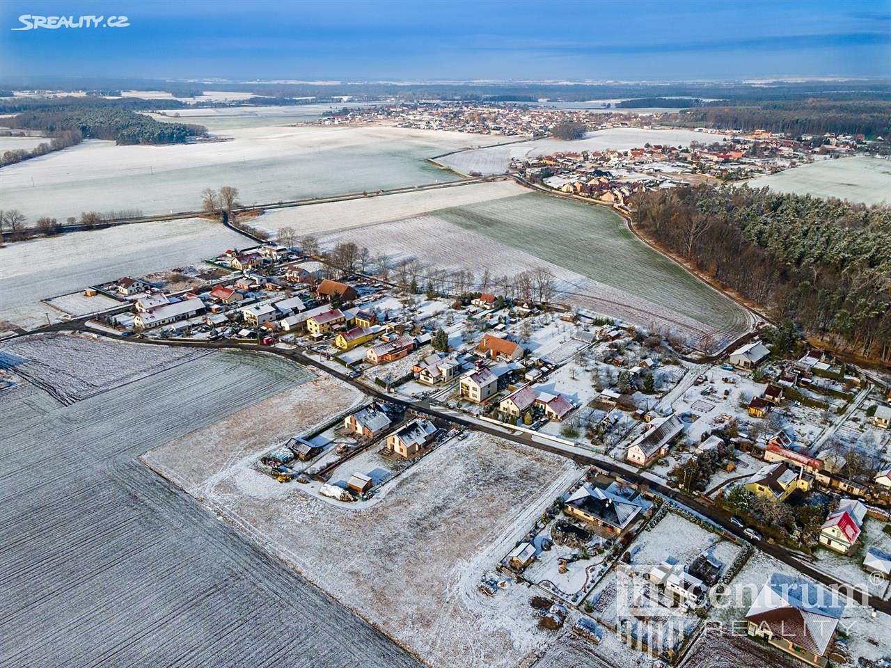 Prodej  stavebního pozemku 1 383 m², Staré Hradiště, okres Pardubice