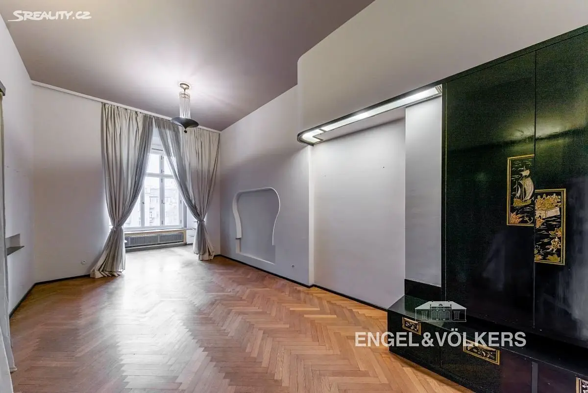 Pronájem bytu 6 pokojů a více 296 m², náměstí Míru, Praha 2 - Vinohrady