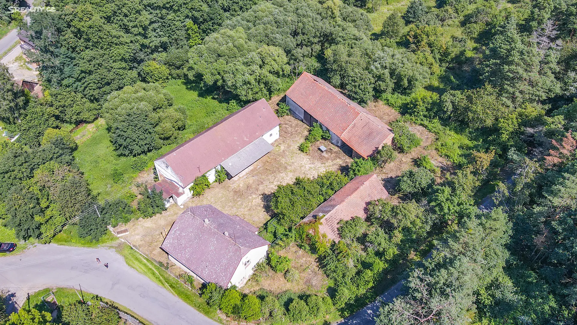 Prodej  zemědělské usedlosti 280 m², pozemek 82 947 m², Bojanovice - Senešnice, okres Praha-západ