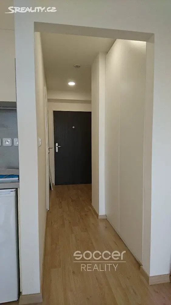 Pronájem bytu 1+kk 24 m², Peroutkova, Praha 5 - Jinonice