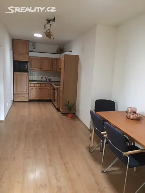 Pronájem bytu 3+1 70 m², Dolnojirčanská, Praha - Kamýk