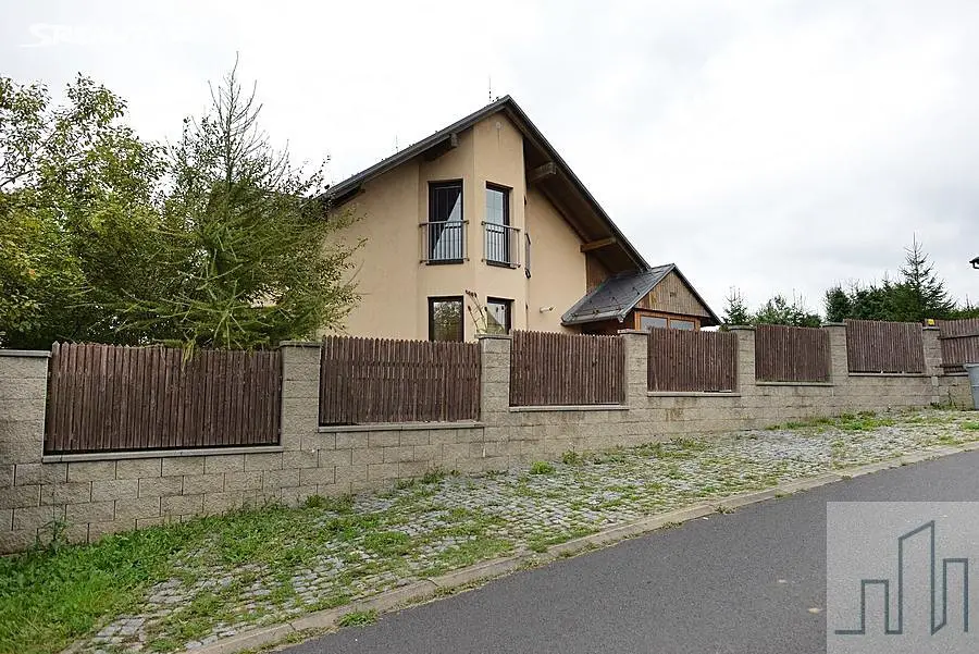 Prodej  rodinného domu 263 m², pozemek 515 m², Boží Dar, okres Karlovy Vary