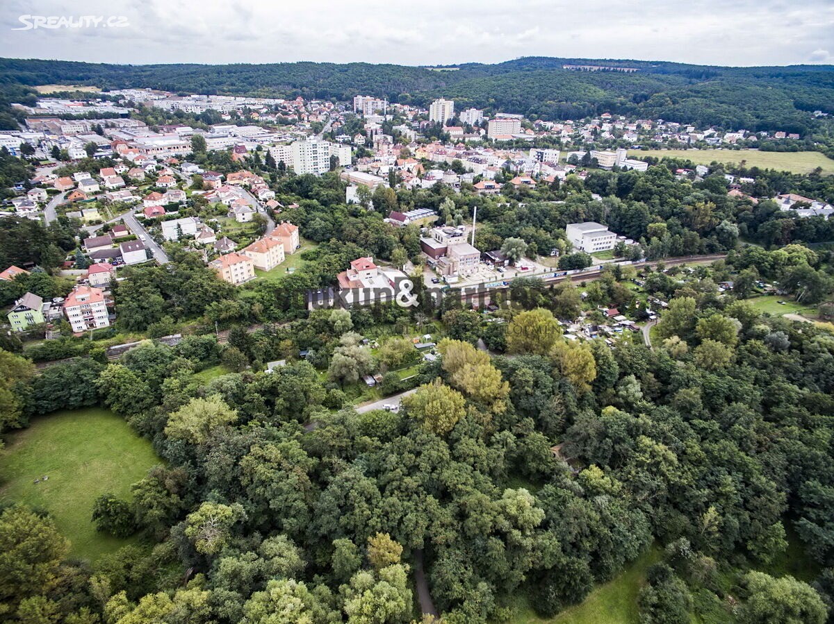 Prodej  stavebního pozemku 6 000 m², Praha 4 - Komořany