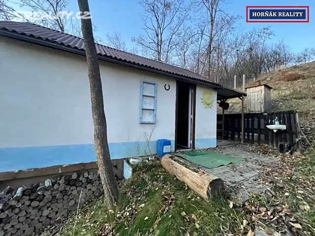 Prodej  komerčního pozemku 2 671 m², Mouřínov, okres Vyškov