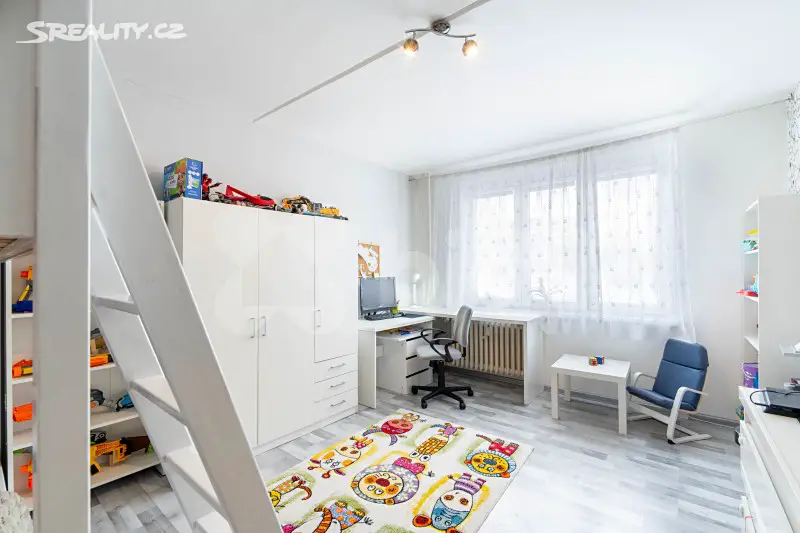 Prodej bytu 4+1 81 m², Okružní, Karlovy Vary - Stará Role