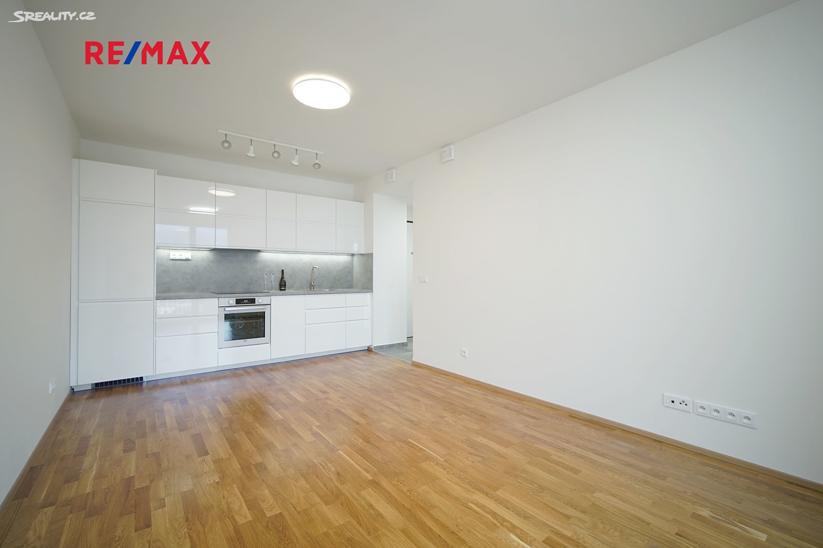 Pronájem bytu 2+kk 69 m², Mezi Vodami, Praha 4 - Modřany