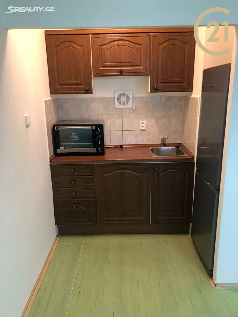 Prodej bytu 1+kk 30 m², Hlivická, Praha 8 - Bohnice