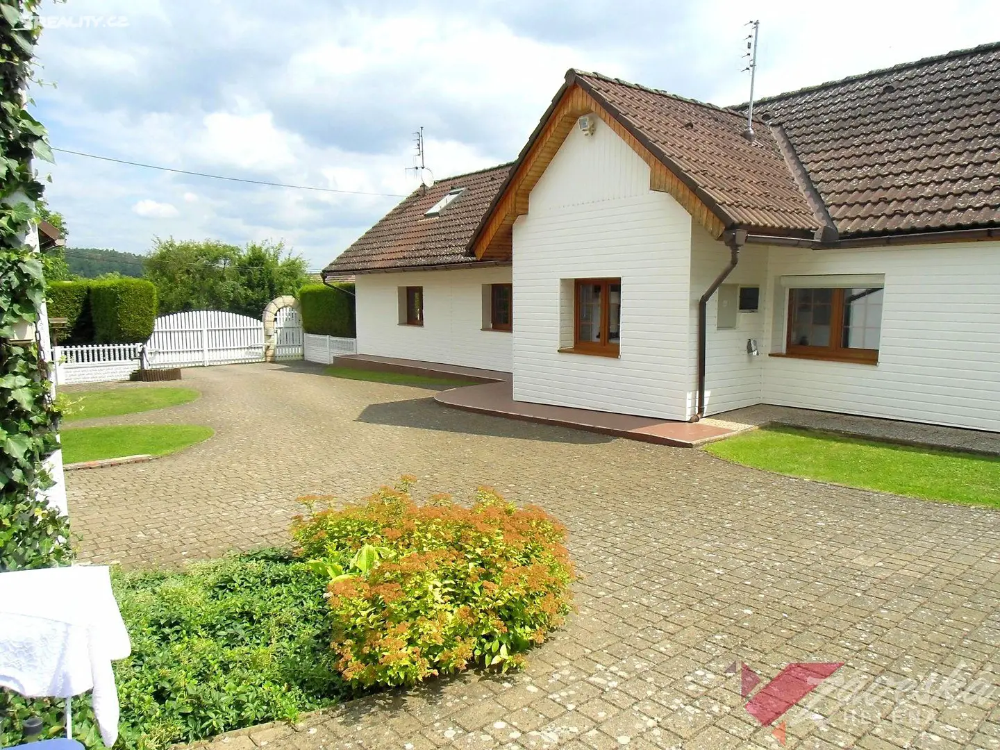 Prodej  rodinného domu 300 m², pozemek 2 291 m², Dolní Bousov - Svobodín, okres Mladá Boleslav