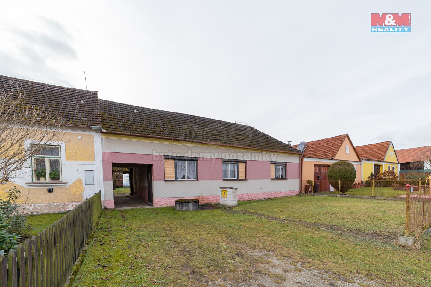 Prodej  rodinného domu 2 112 m², pozemek 464 m², Novosedly nad Nežárkou, okres Jindřichův Hradec