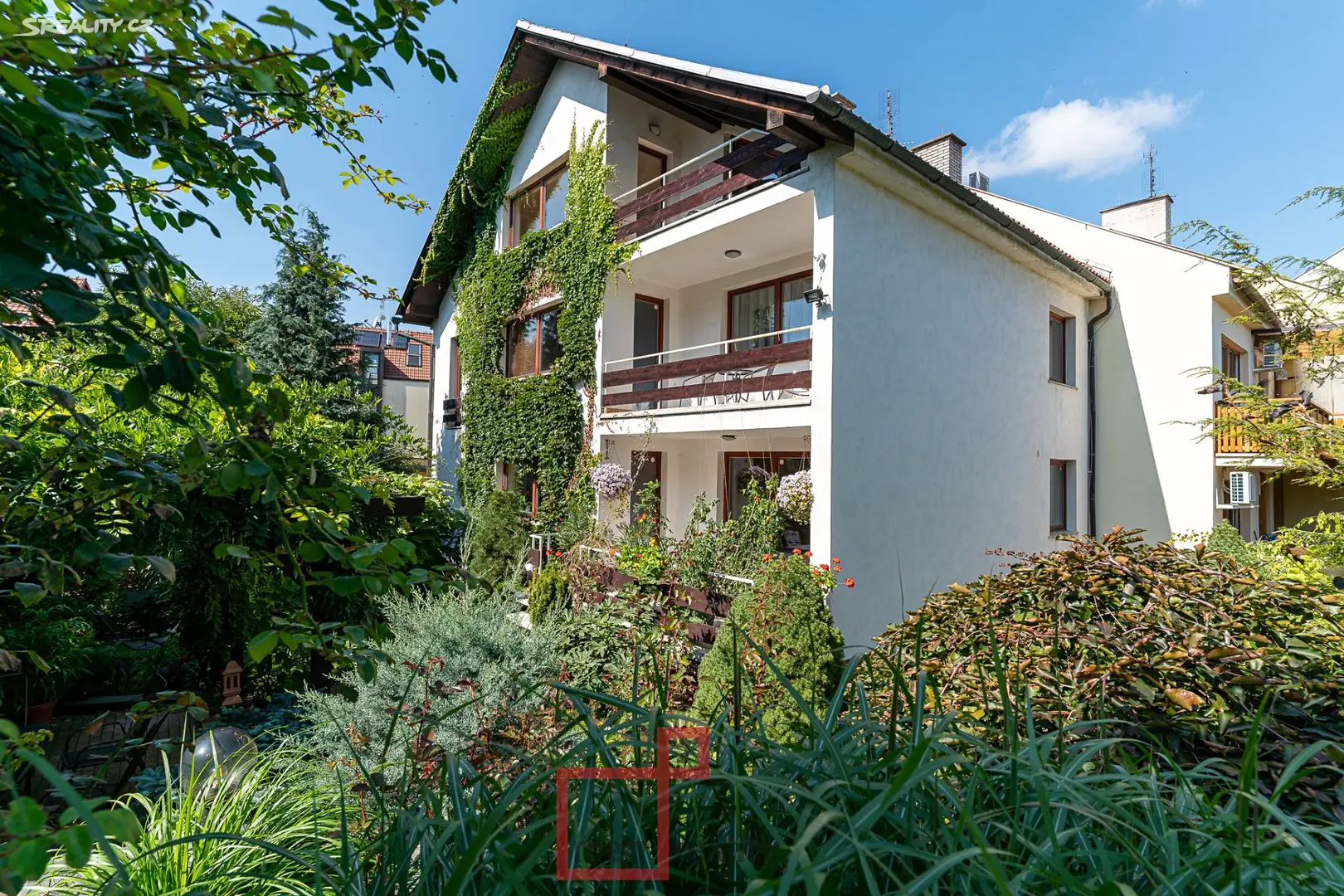 Prodej  rodinného domu 355 m², pozemek 1 099 m², Družstevní, Olomouc - Neředín