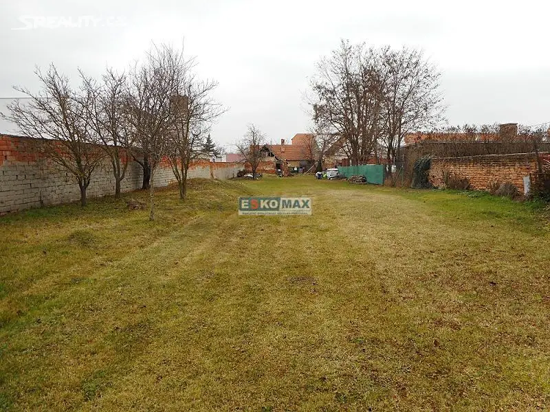 Prodej  rodinného domu 1 915 m², pozemek 3 048 m², Bulhary, okres Břeclav
