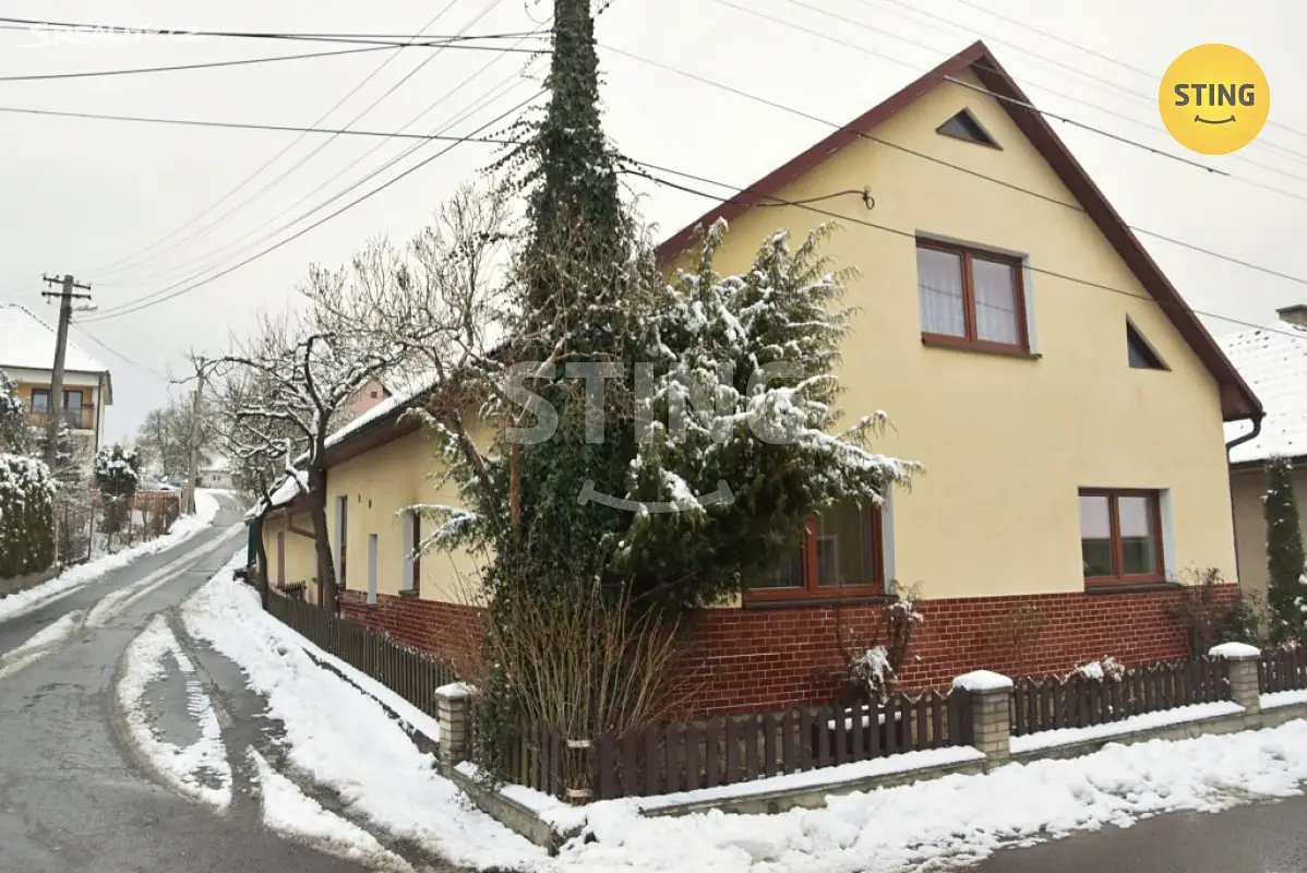 Prodej  rodinného domu 240 m², pozemek 611 m², Vysoké Pole, okres Zlín