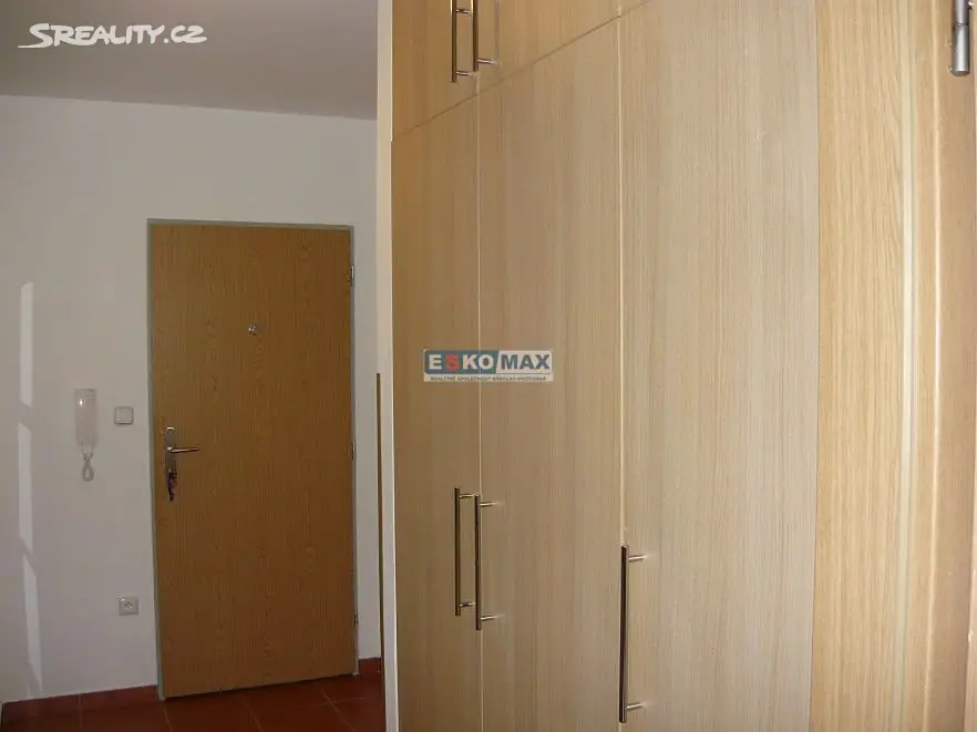 Pronájem bytu 1+kk 38 m², Seniorů, Břeclav