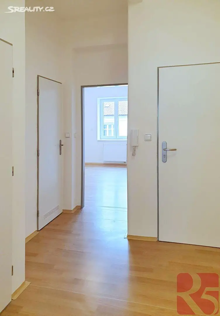Pronájem bytu 2+kk 42 m², Náhorní, Praha 8 - Kobylisy