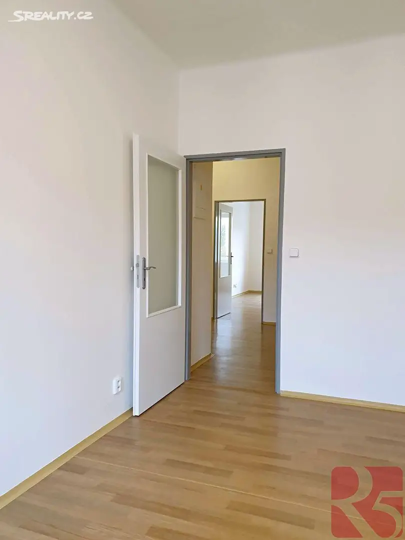 Pronájem bytu 2+kk 42 m², Náhorní, Praha 8 - Kobylisy