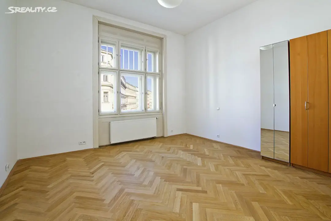 Pronájem bytu 2+kk 70 m², Senovážné náměstí, Praha 1 - Nové Město