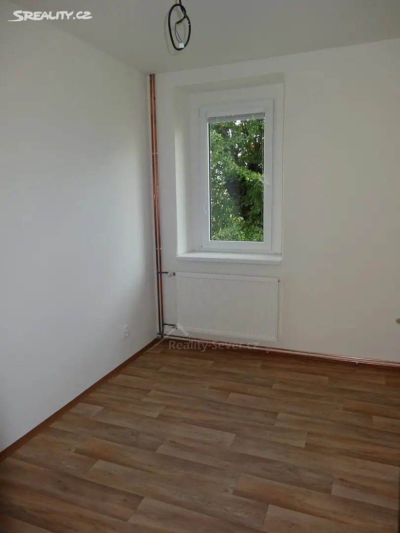 Pronájem bytu 2+1 39 m², Kamenická, Kamenický Šenov