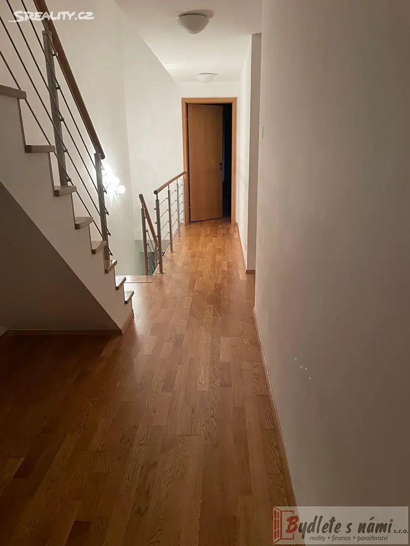 Pronájem bytu 6 pokojů a více 286 m² (Mezonet), Praha 3 - Žižkov