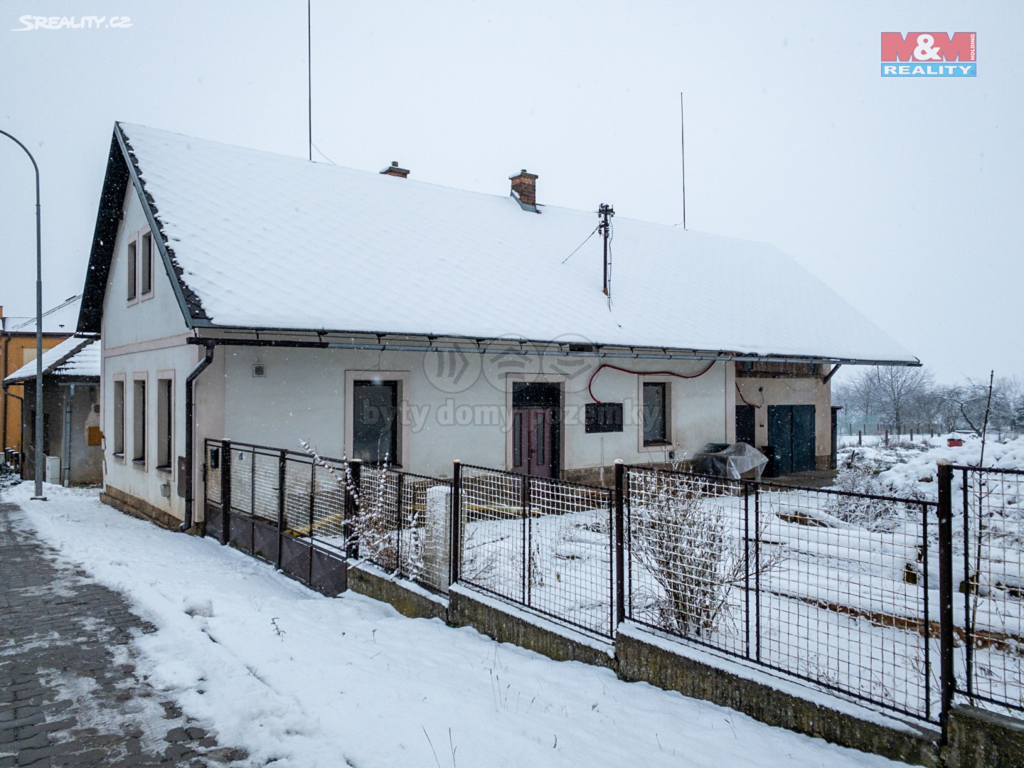 Prodej  rodinného domu 200 m², pozemek 2 402 m², Stračov, okres Hradec Králové