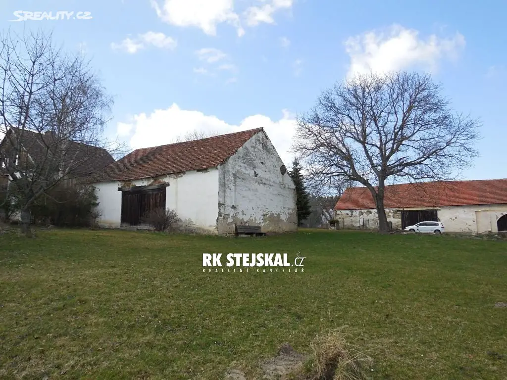 Prodej  zemědělské usedlosti 740 m², pozemek 87 631 m², Věžovatá Pláně, okres Český Krumlov