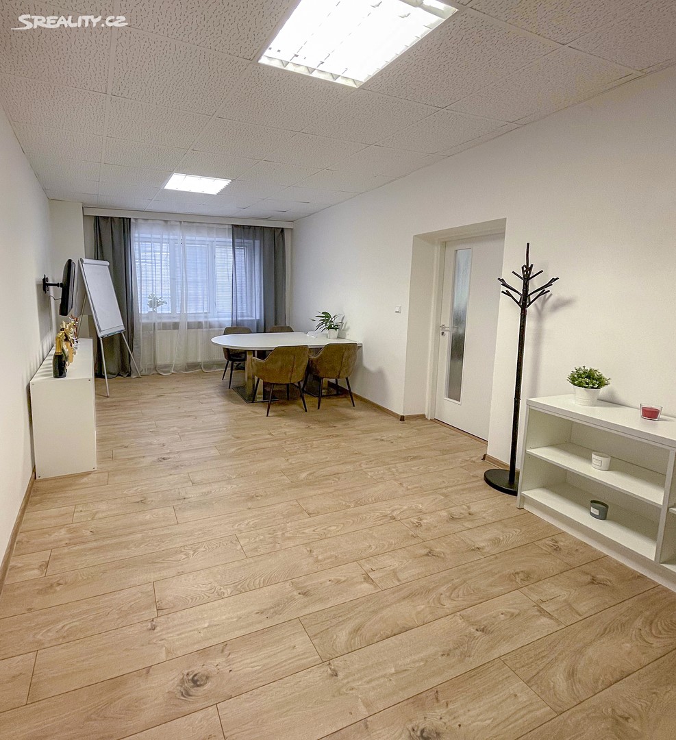 Pronájem bytu 3+kk 86 m², Karlovo nám., Třebíč - Vnitřní Město