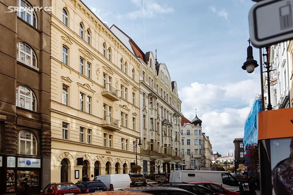 Pronájem bytu 1+kk 20 m², Kaprova, Praha 1 - Staré Město