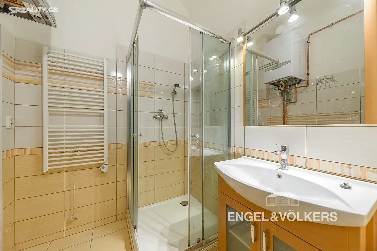 Pronájem bytu 3+1 115 m², Ostrovského, Praha 5 - Smíchov