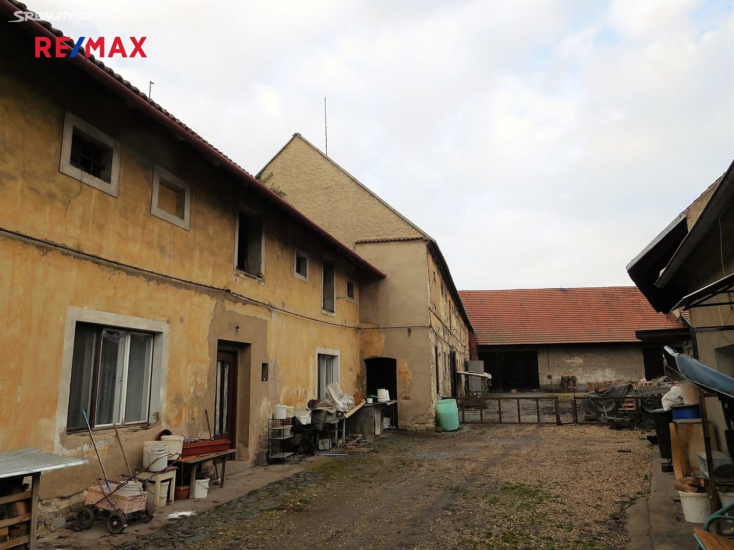 Prodej  zemědělské usedlosti 300 m², pozemek 2 088 m², Křesín, okres Litoměřice