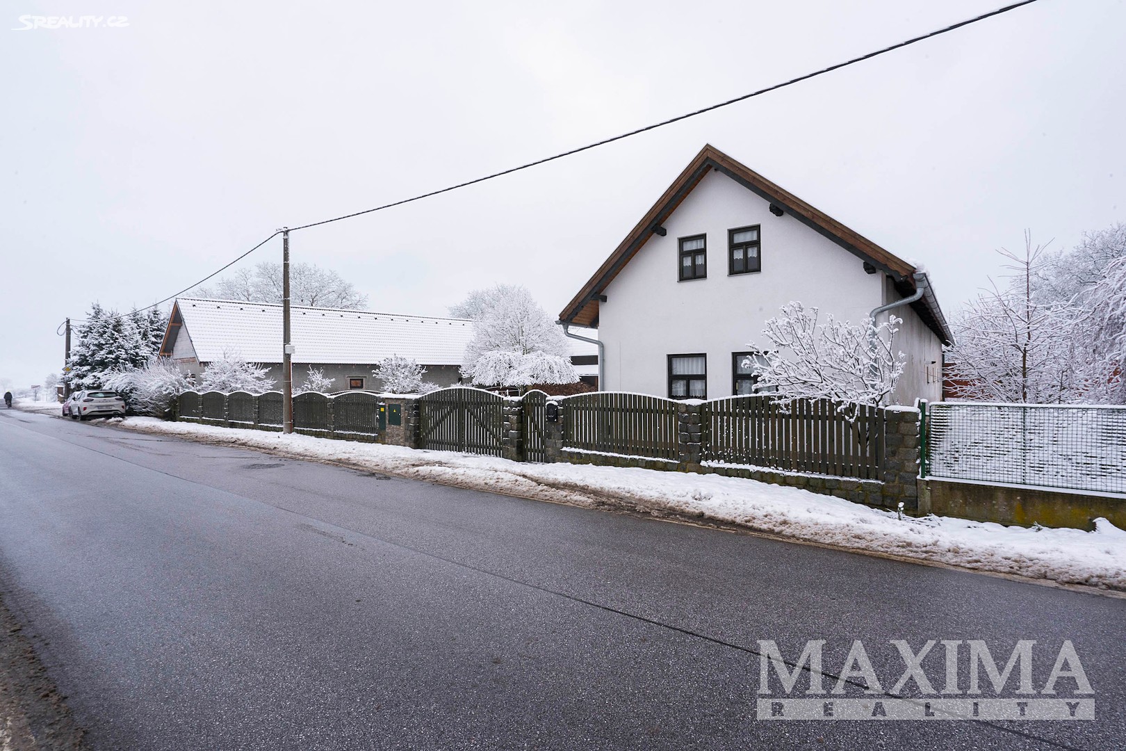 Prodej  rodinného domu 3 550 m², pozemek 3 809 m², Hlušice, okres Hradec Králové