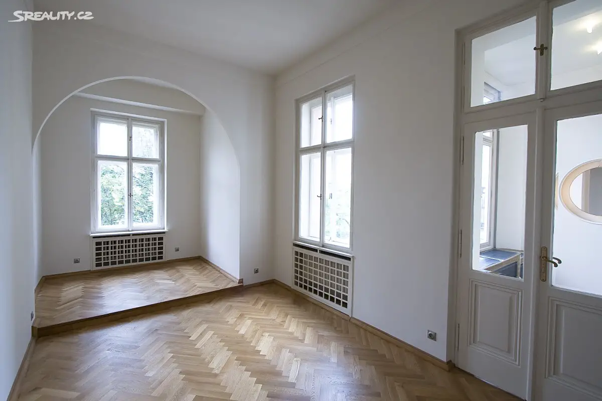 Pronájem bytu 6 pokojů a více 320 m², náměstí Míru, Praha 2 - Vinohrady
