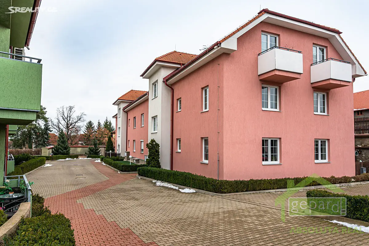 Prodej bytu 1+kk 37 m², Horoměřice, okres Praha-západ