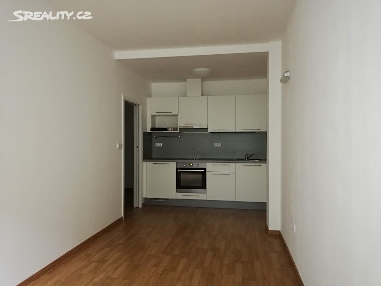 Pronájem bytu 1+kk 36 m², Karpatská, Praha 10 - Vršovice