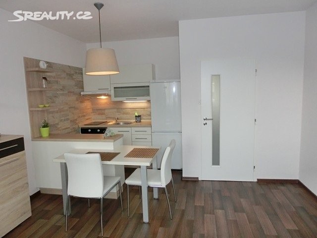 Pronájem bytu 2+kk 42 m², Hrdinů, Liberec - Liberec XII-Staré Pavlovice