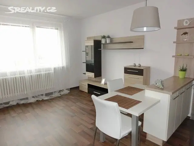 Pronájem bytu 2+kk 42 m², Hrdinů, Liberec - Liberec XII-Staré Pavlovice