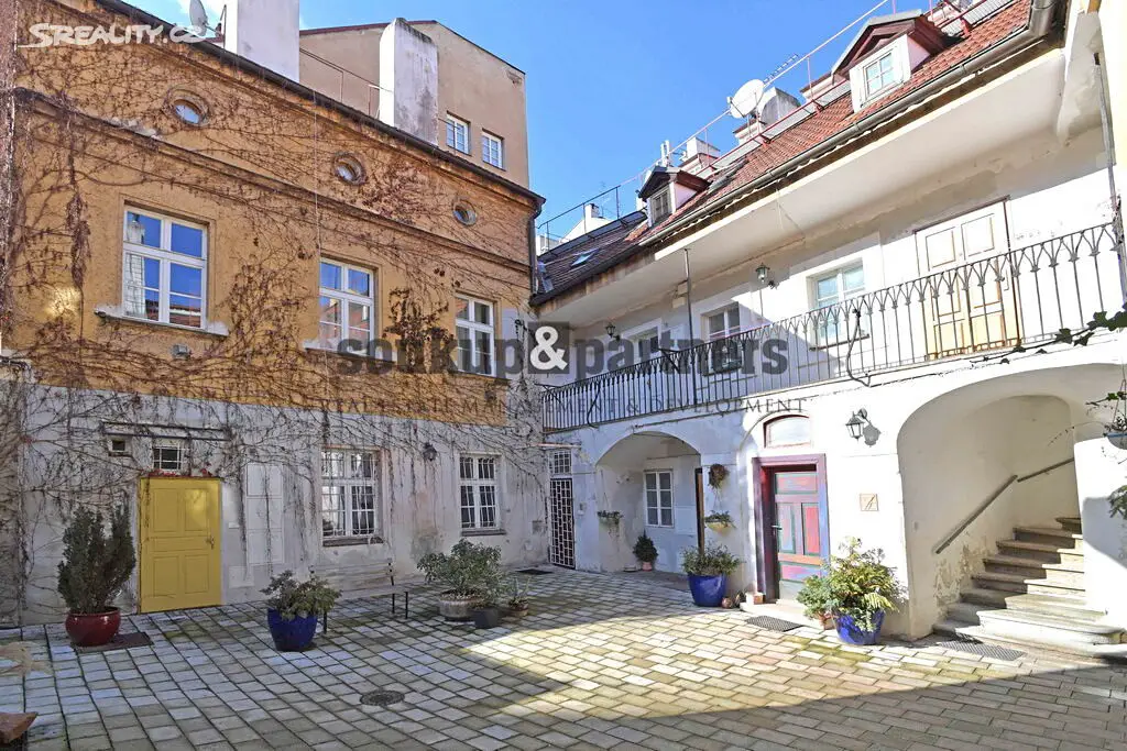 Pronájem bytu 2+kk 35 m², V Jirchářích, Praha - Nové Město