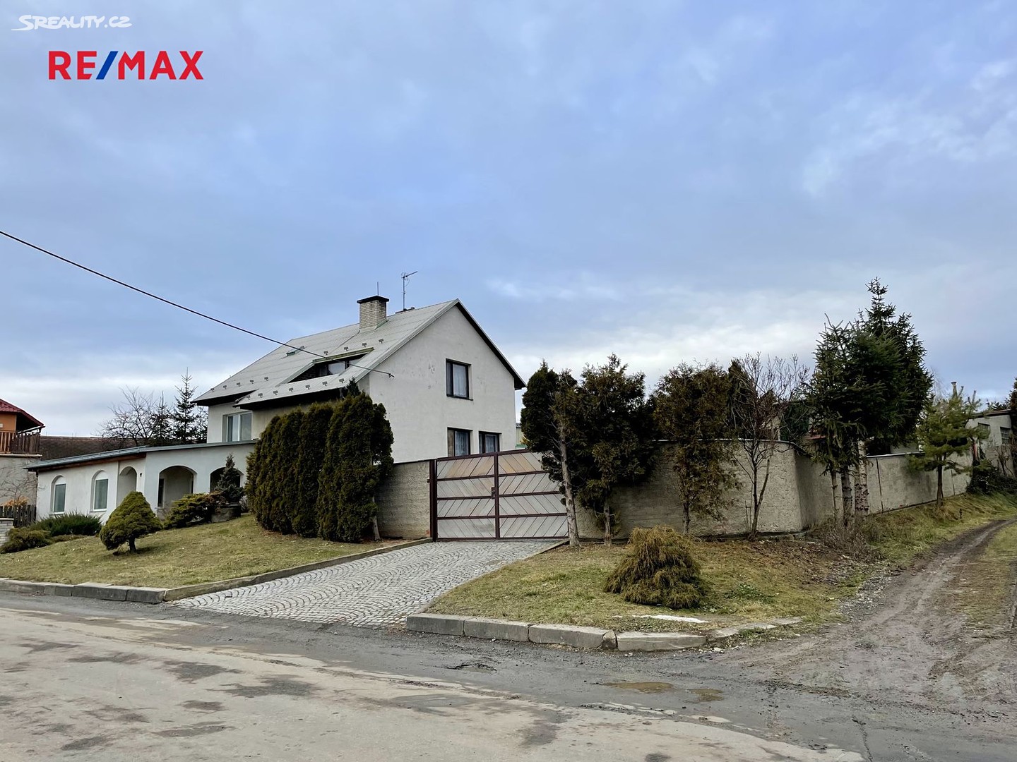 Prodej  rodinného domu 716 m², pozemek 11 756 m², Olbramice, okres Olomouc