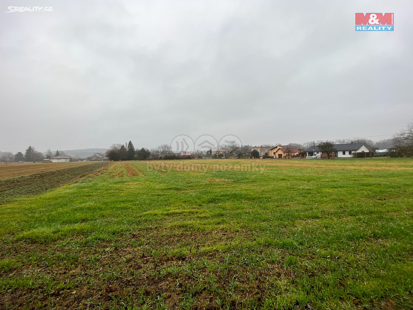 Prodej  stavebního pozemku 1 000 m², Svojšice, okres Pardubice