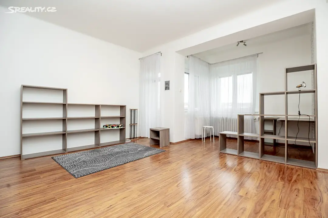 Pronájem bytu 3+1 96 m², 28. pluku, Praha 10 - Vršovice