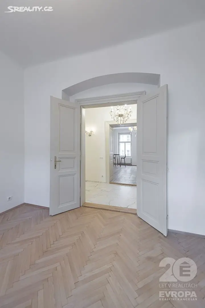 Pronájem bytu 3+kk 100 m², Pod Slovany, Praha 2 - Nové Město