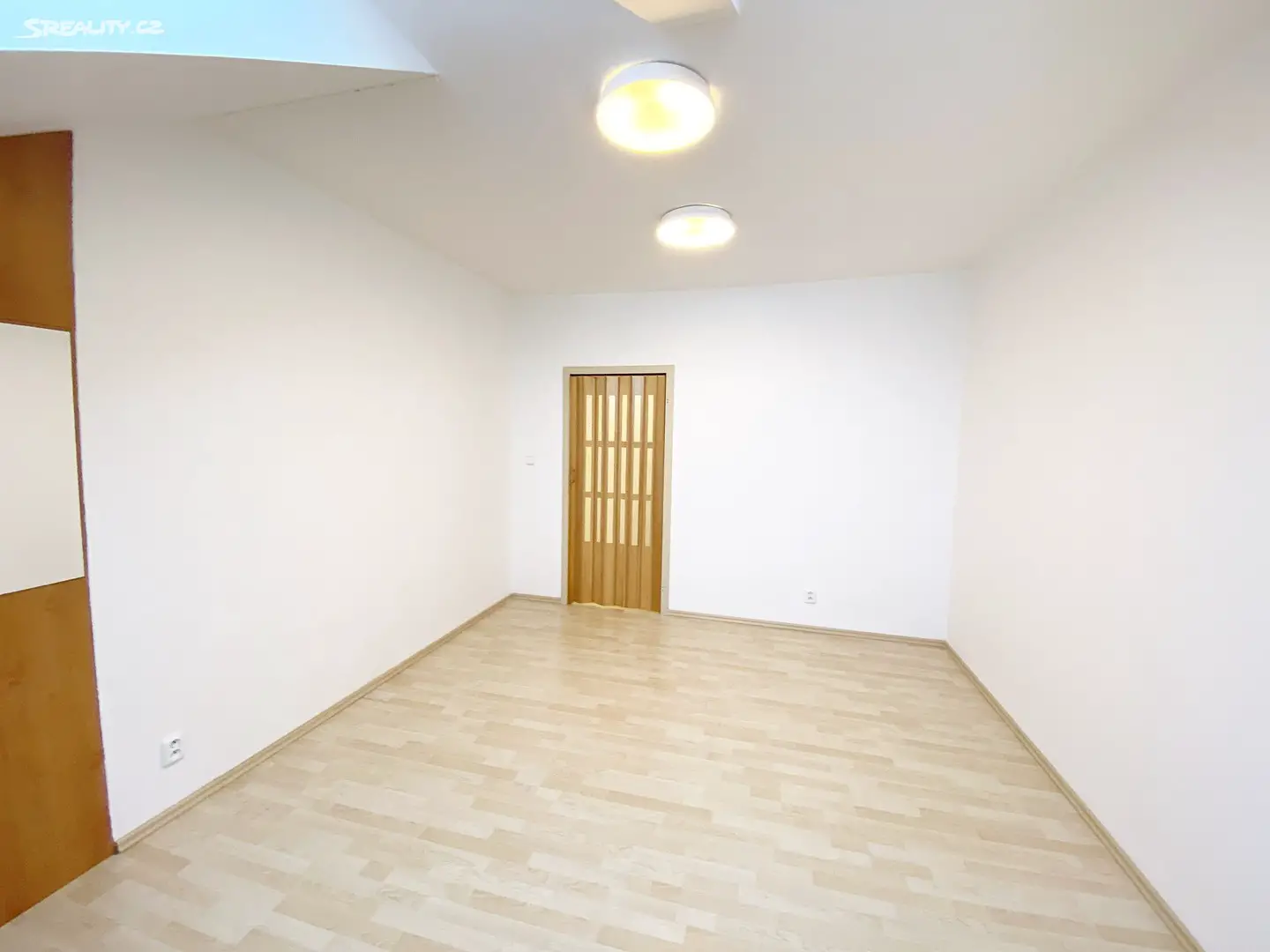 Prodej bytu 3+kk 71 m² (Podkrovní), Rakouská, Milovice - Mladá