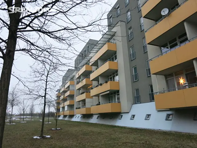 Pronájem bytu 1+kk 37 m², gen. Píky, Olomouc