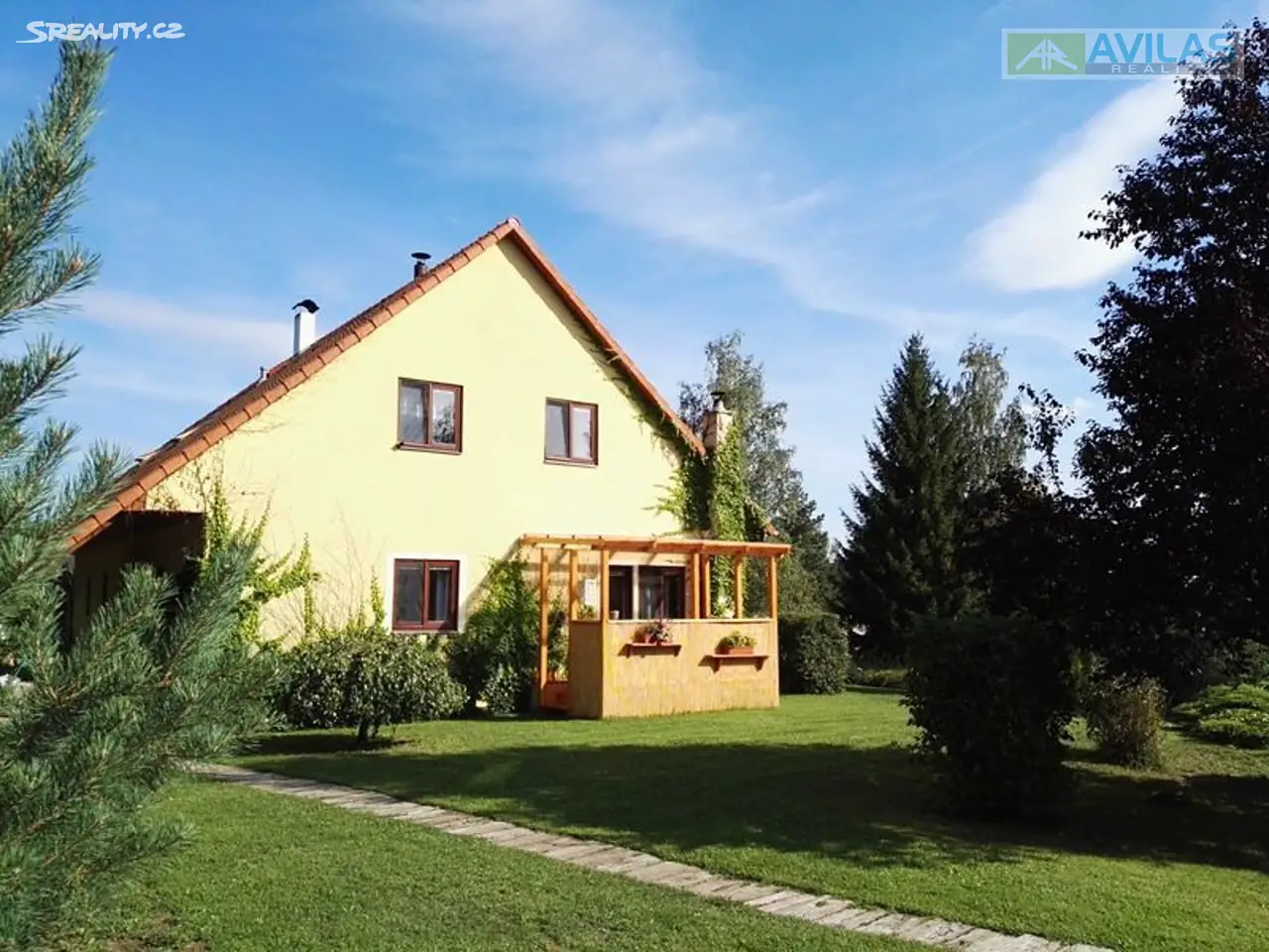 Prodej  vícegeneračního domu 300 m², pozemek 1 467 m², Bukovany, okres Benešov