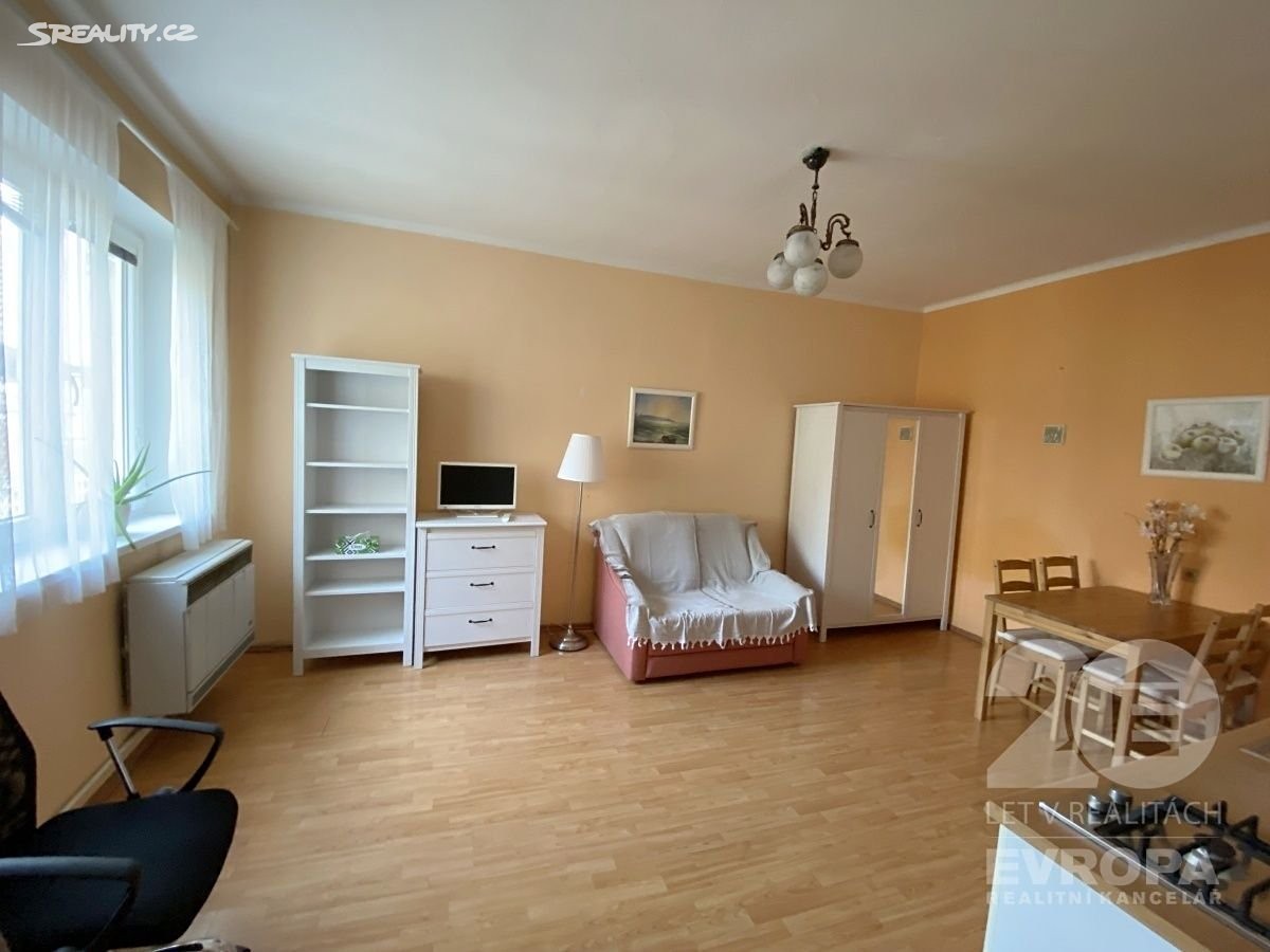 Prodej bytu 1+kk 26 m², V zahradách, Praha 8 - Libeň