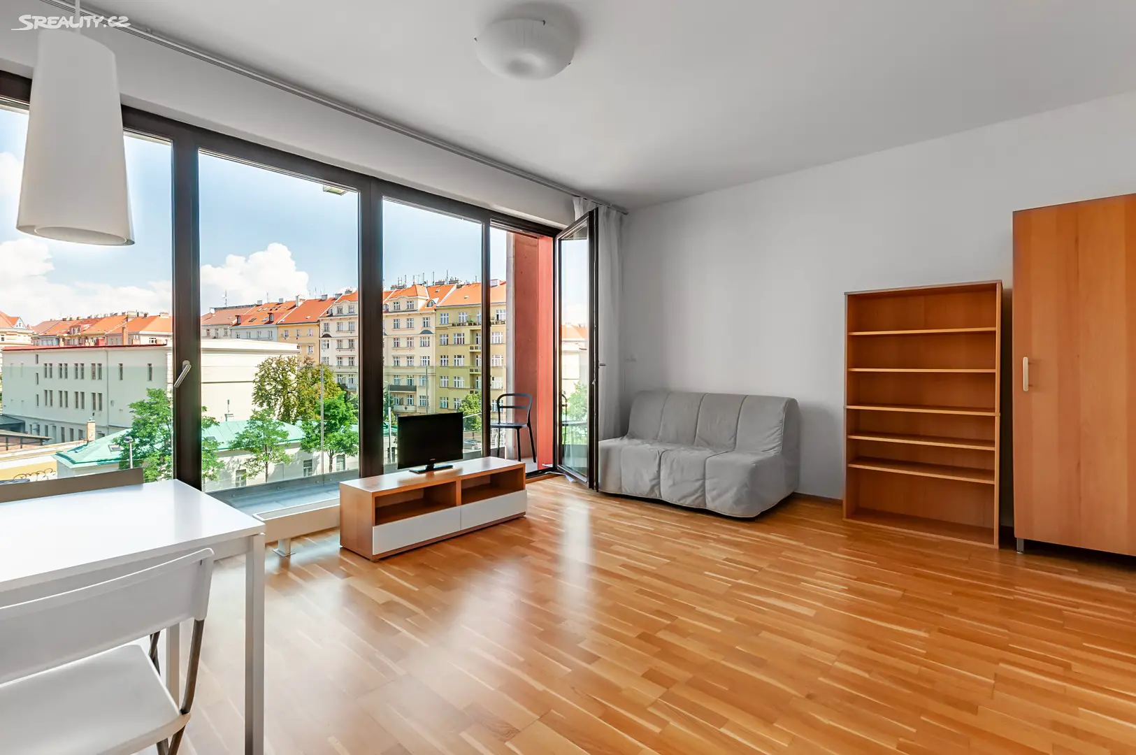 Pronájem bytu 1+kk 34 m², Korunní, Praha 10 - Vinohrady