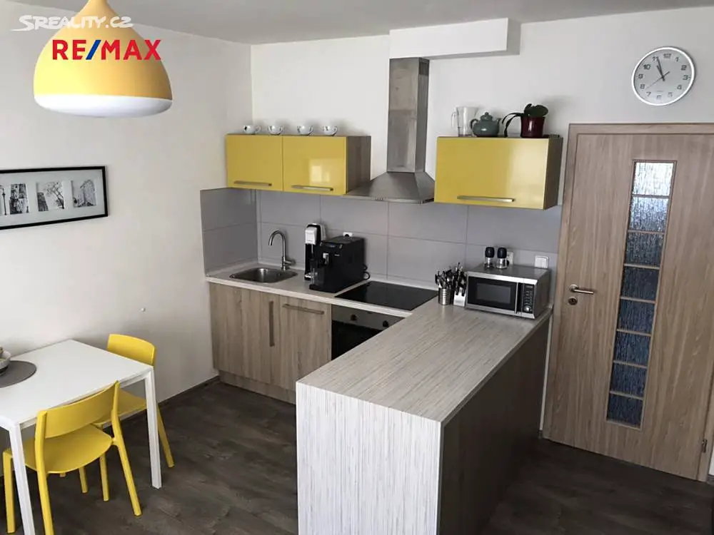 Pronájem bytu 2+kk 44 m², Skelná, Jablonec nad Nisou