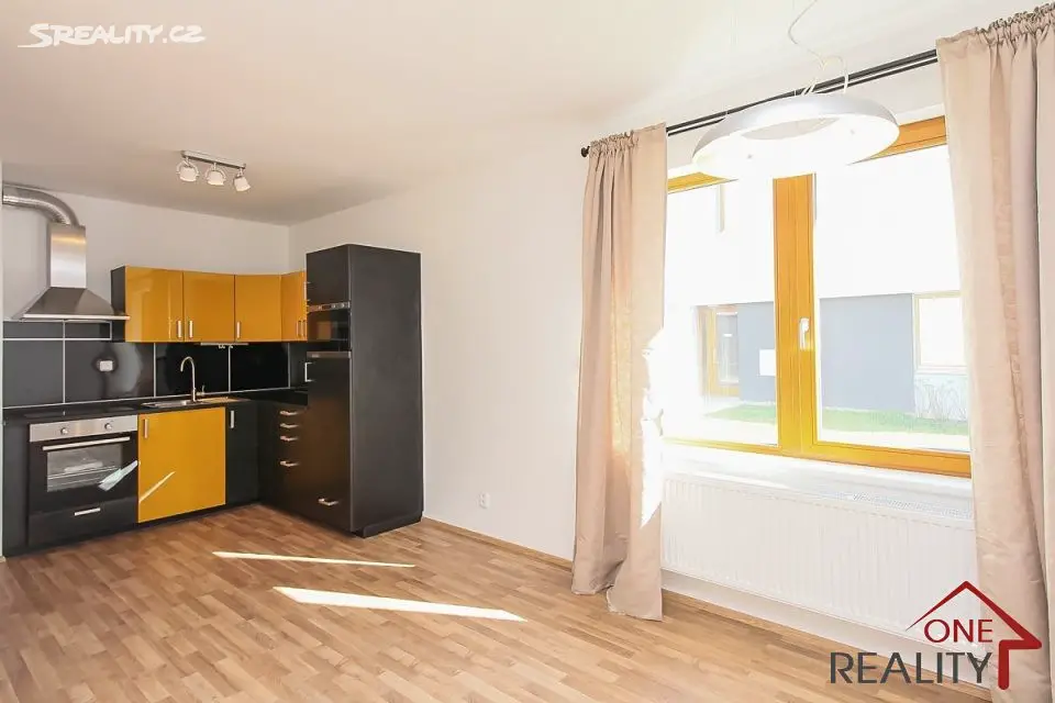 Pronájem bytu 1+kk 39 m², U svahu, Praha 5 - Slivenec
