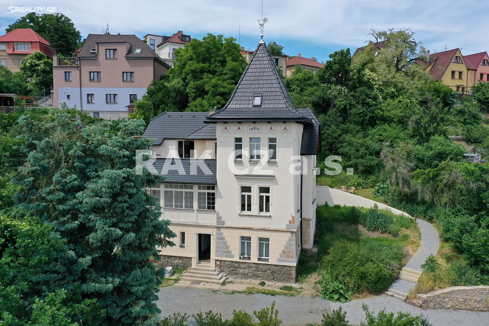 Prodej  vily 339 m², pozemek 2 000 m², Prvomájová, Praha 5 - Radotín